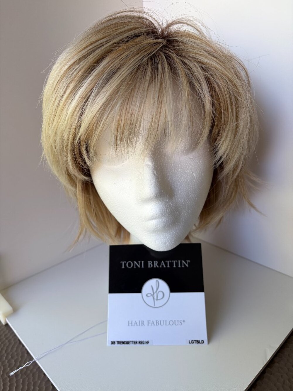 Toni Brattin TRENDSETTER HF in Light Blonde, Avg Cap, Synthetic Wig, NWT